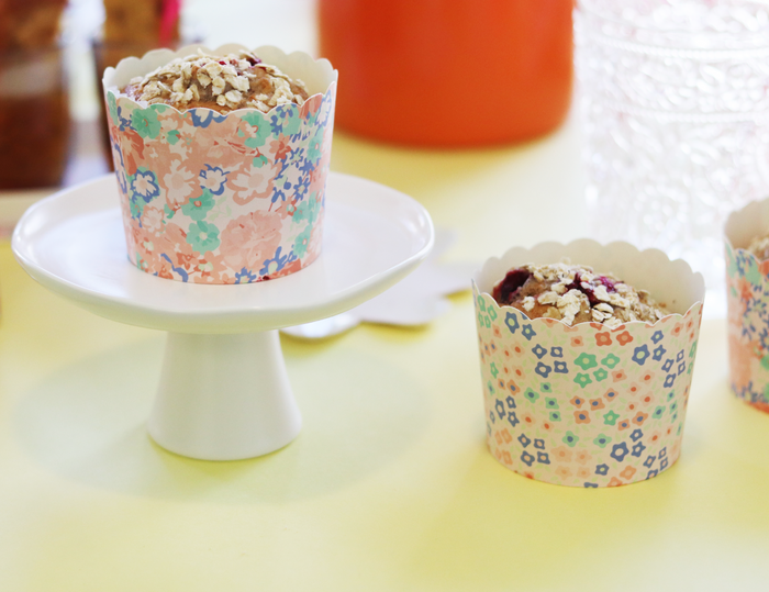 Small White Bloom Cakestand