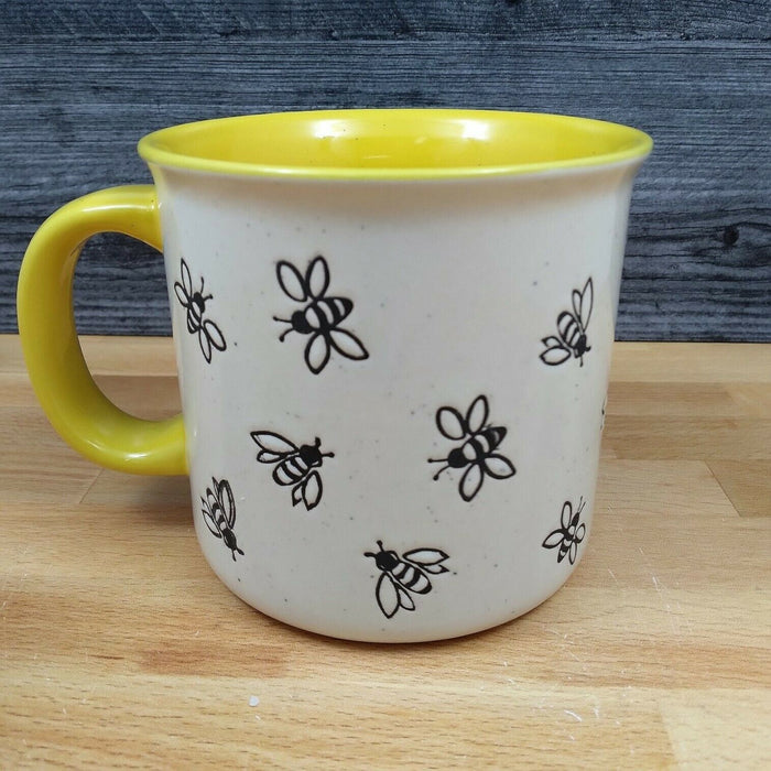 Bee Design Coffee Mug 21oz in Yellow and White 621ml Stoneware Tea Cup