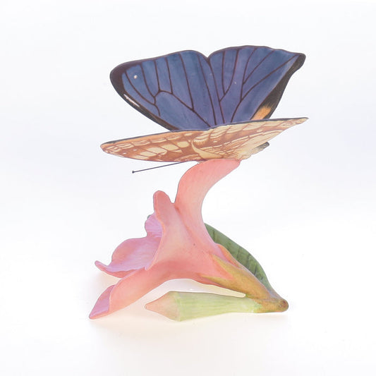 Butterflies_of_the_World_Blue_Morpho_on_Rocketrumpet_Butterflies_of_the_World_Figurine_1985