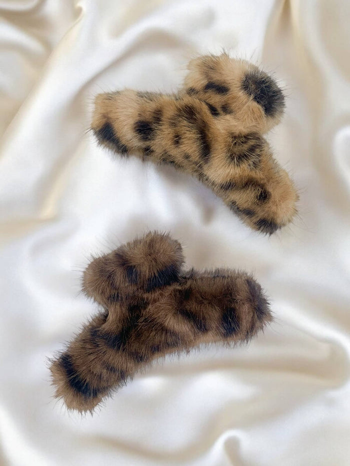 Byren Leopard faux fur hair clip ZE09