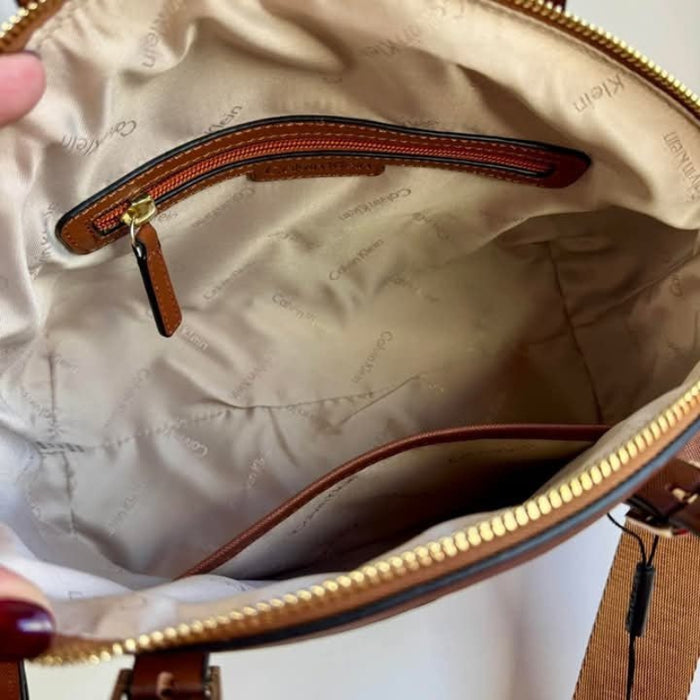 Calvin Klein Women's Logo Cross Body Bag CB91 - Runner