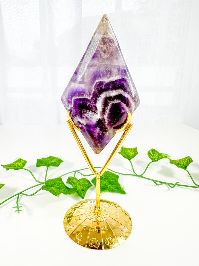 Chevron Amethyst Diamond on Stand (42D)