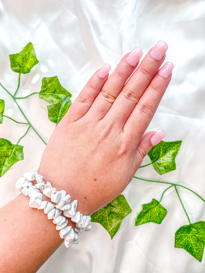 Howlite Chip Bracelet