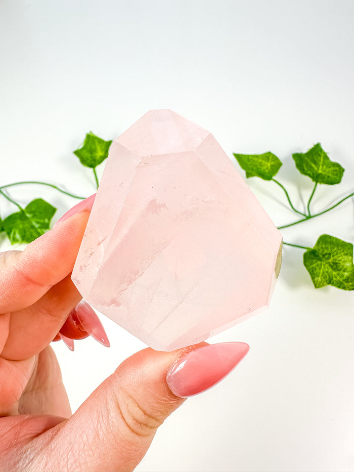 Mozambique Rose Quartz Freeform (HQ28)
