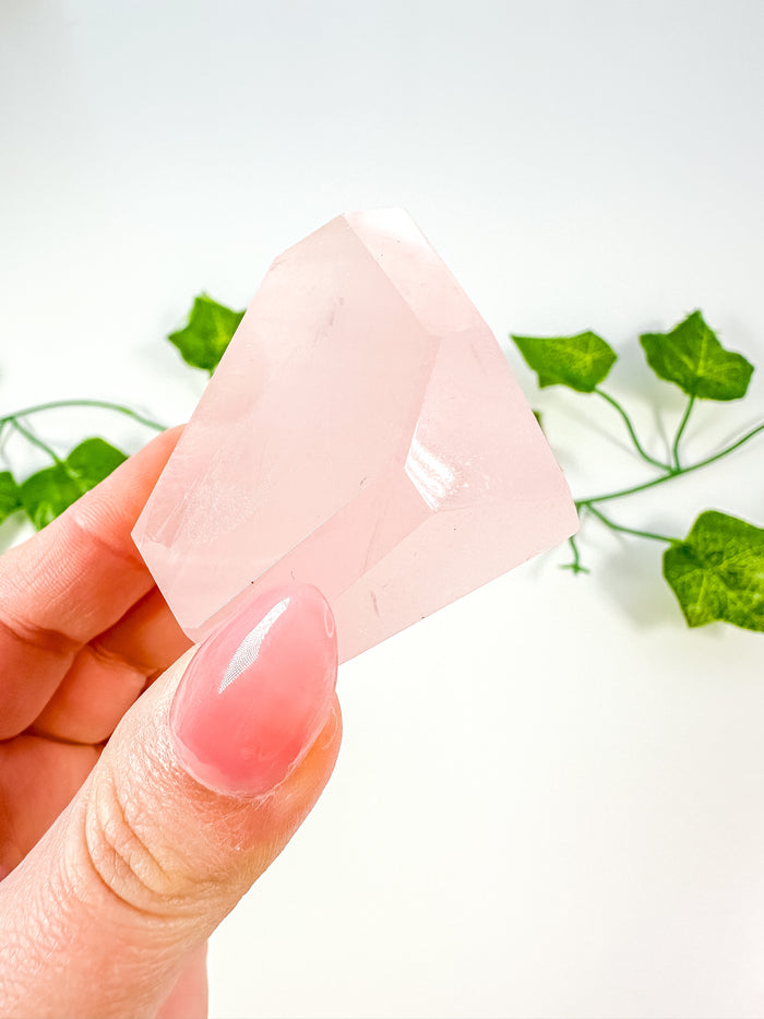 Mozambique Rose Quartz Freeform (HQ28)