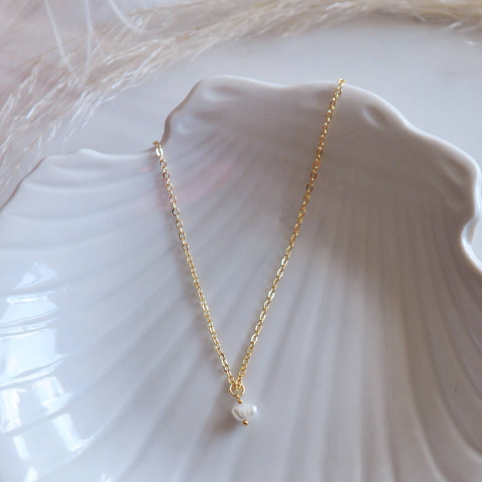OH SO LOVELY Dainty pearl necklace, saylor