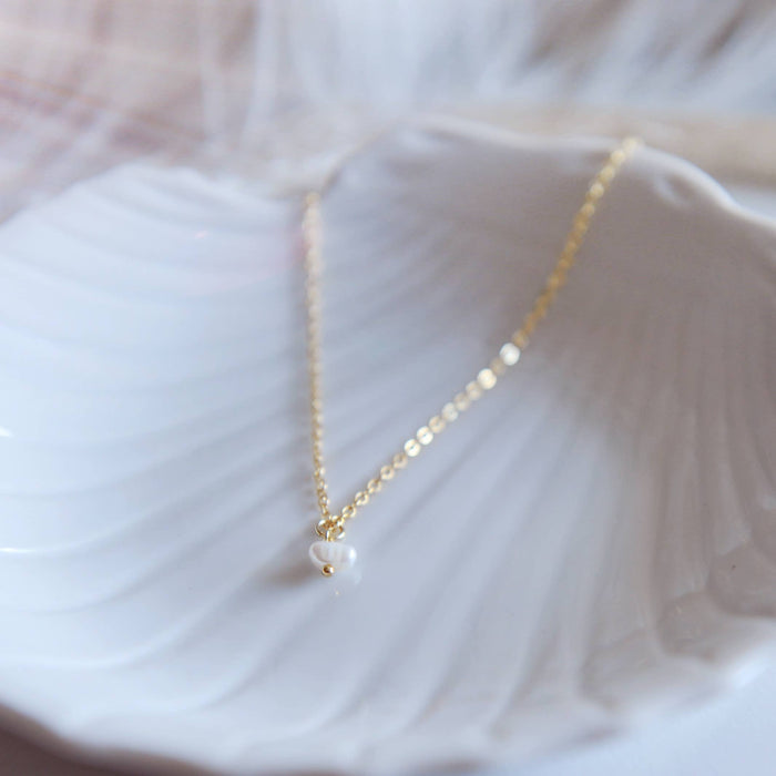 OH SO LOVELY Dainty pearl necklace, saylor