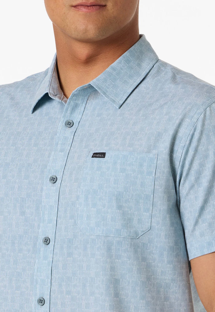 ONEILL TRVLR UPF STANDARD SS WOVEN SHIRT