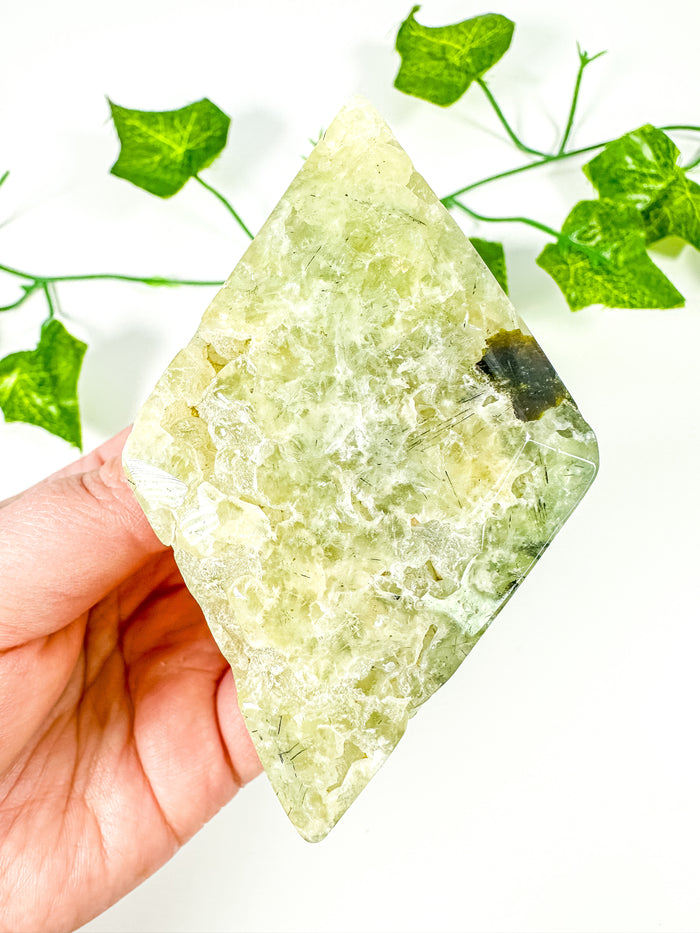 Prehnite Diamond (25A)