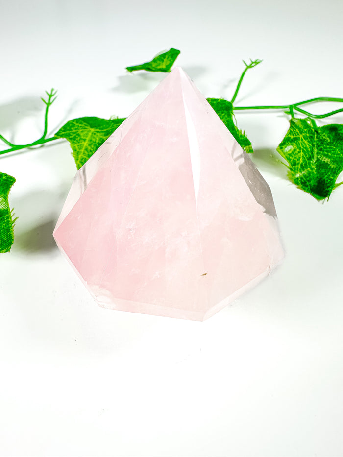Rose Quartz Gem Cut Diamond (42t)