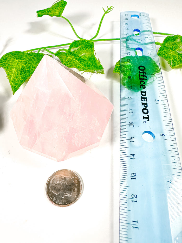 Rose Quartz Gem Cut Diamond (42t)