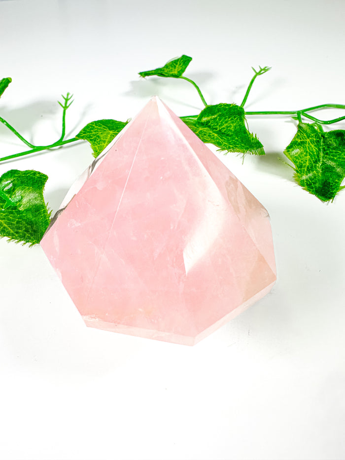 Rose Quartz Gem Cut Diamond (45F)