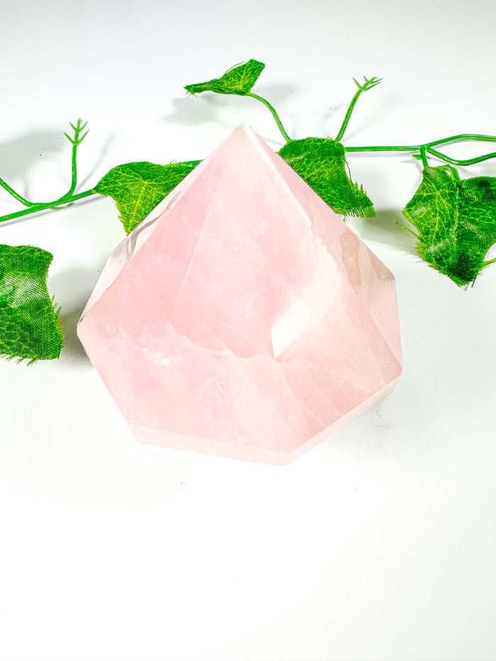 Rose Quartz Gem Cut Diamond (45F)