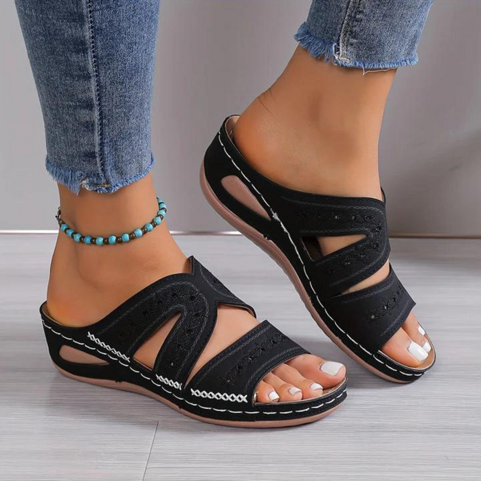 Black / 35