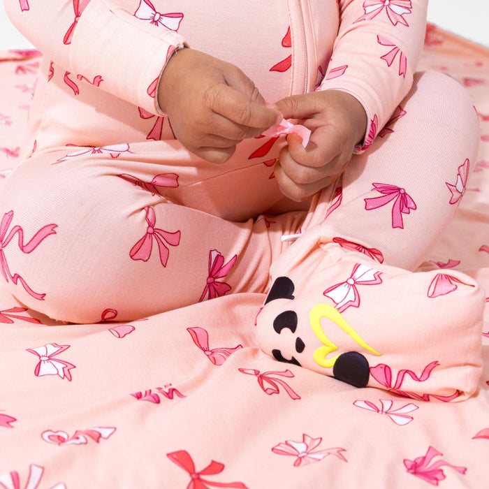 Take A Bow Bamboo Sherpa Blanket