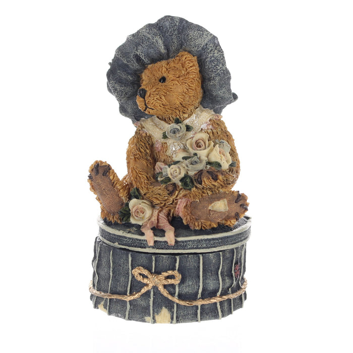 Boyds-Bears-Friends-Bearstone-Figurine-VictoriaThe-Lady-2004_01
