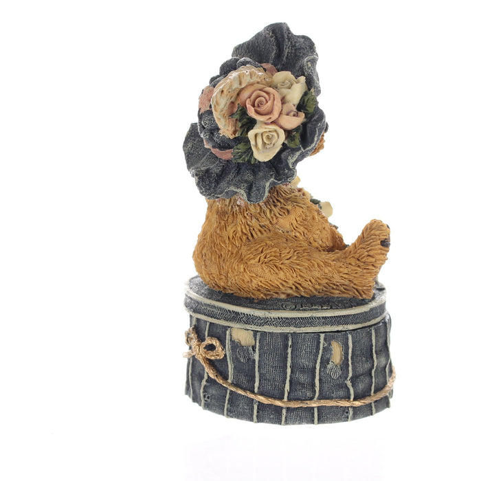 Boyds-Bears-Friends-Bearstone-Figurine-VictoriaThe-Lady-2009_06
