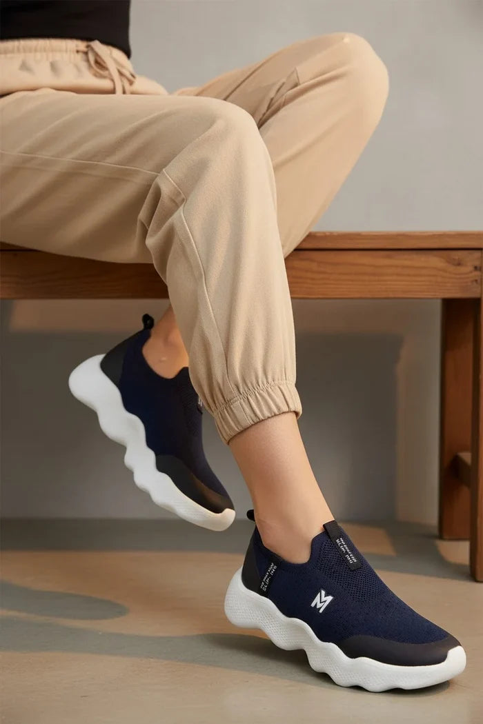 WOMEN SLIP ON TRAINERS ML-2522